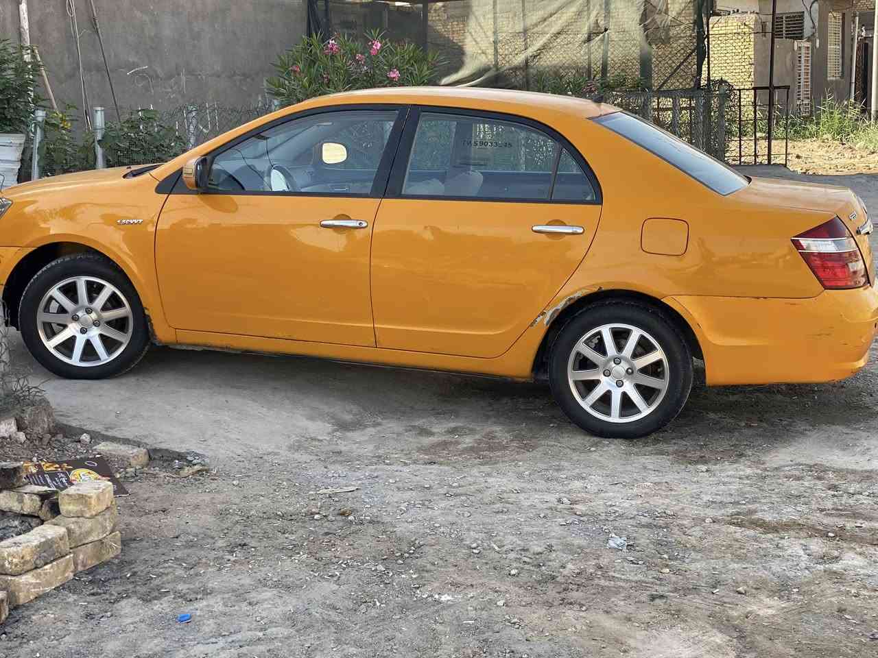 السلام عليكم جلي  موديل 2013 كفاله عامه ماعده الهلالات كير محرك بلاد تبريد منقص غاز حداديه ‎%‎70 مصفره هئية وغرامات رقم انكليزي بسمي لسنه 2035
السعر 43$وبيه مجال بسيط ***********
