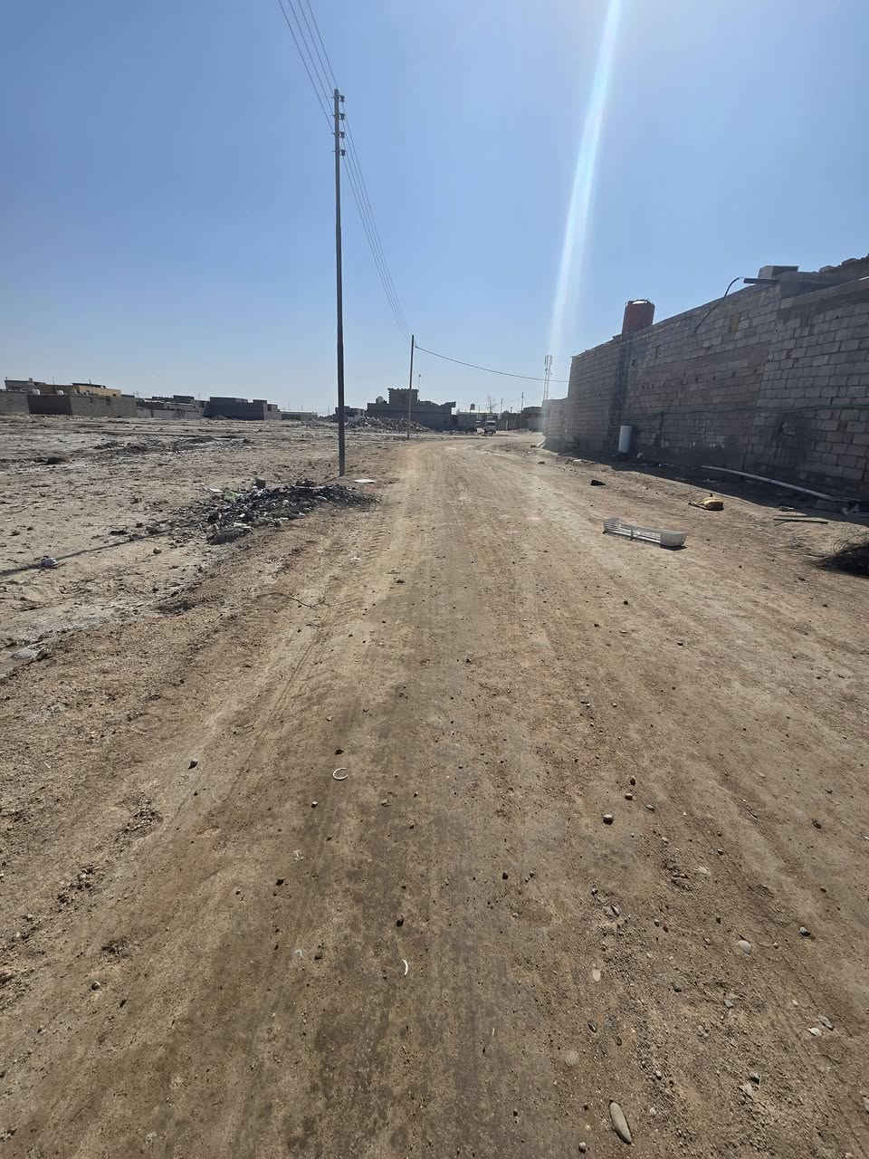 السلام عليكم
قطعه ارض للبيع 
مساحه 300 
واجه 15
..طابو ملك صرف زراعي عراقي 
سعر 33 بيها مجال 
ابو خصيب عوجه
للاستفسار ***********
