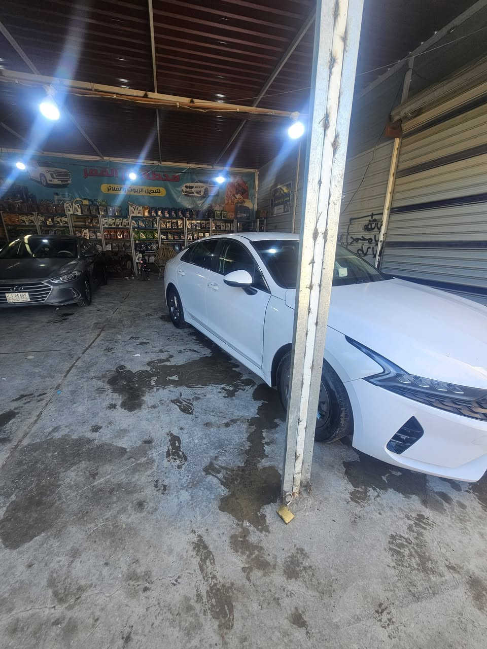 السلام عليكم  كي فايف موديل 23 وارد امريكي محرك 1600تيربو ماشيه 46,الف تبديل بنيد او جاملغ ايمن بيه صبغ طرف الباب الخلفي رقم اربيل
 السعر 180 
***********
***********
