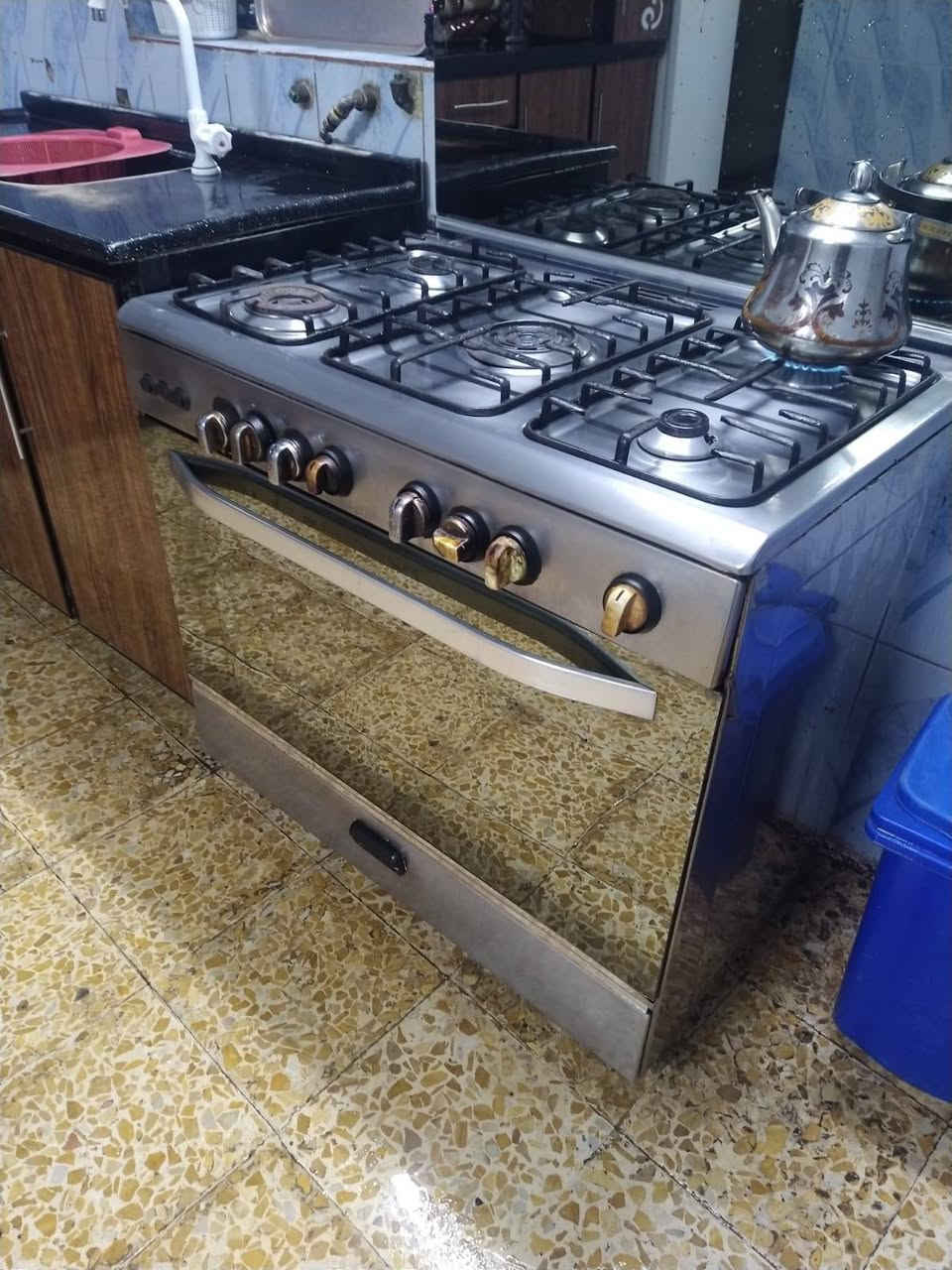 السلام عليكم
يوجد لدينا طباخ فرن نضيف وشرط الشغل في حي الانتصار شارع ٣٠ قرب مدرسة المحارم للبنات وهذا رقم جوالي ***********
