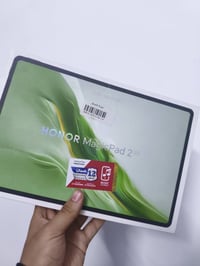 honor magic pad 2 الجهاز نظيف كلش بي بس شخط كلش صغير بالشاشة ما مبين و...