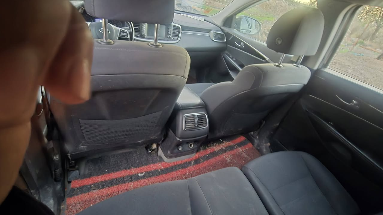 للبيع سورنتو 2019 شكل 2020 بصمه تشغل عن بعد محرك 6 سلندر 7 راكب تبريد3 قطع هزه وسنويه جديده السعر 190 وبيه مجال مكان طريق كربلاء نجف *********** السونار بل منشور
