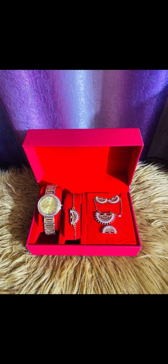 ❤️لعشاق الاناقه ❤️❤️بكج هدايا  ساعات نسائي و رجالي  مميزه❤️❤️
هدايا عيد الحب 
 كلش حلو وأنيق بكج  و  مميز❤️⌚مع علبه خاصه ومميزه 
متوفر خدمه التوصيل داخل الفلوجه واطرافها ومحافظات العراق 
رقم الهاتف للاستفسار ***********

