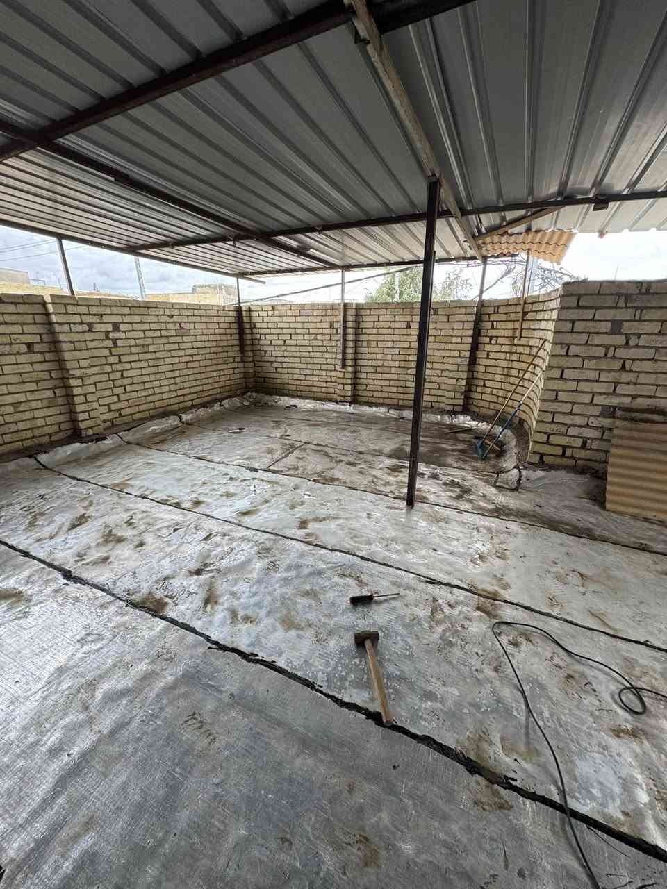 يالله السلام عليكم يعلن مكتب بركات الزهراء عن وجود دار طابو زراعي سند 25 مساحته 100متر بناء طابوق مسلح 
يتكون من غرفه استقبال مطبخ صحيات صاله 
الطابق الثاني غرفه نوم
موقع الدار حي المصطفى شارع الجامع 
جميع الخدمات ماء كهرباء تبليط البيت ركن عرض الشارع 12متر 
ملاحظه البيت فارغ حاليا بناء حديث سنه 24
السعر 68مليون بي مجال بصيط
الاتصال ***********
