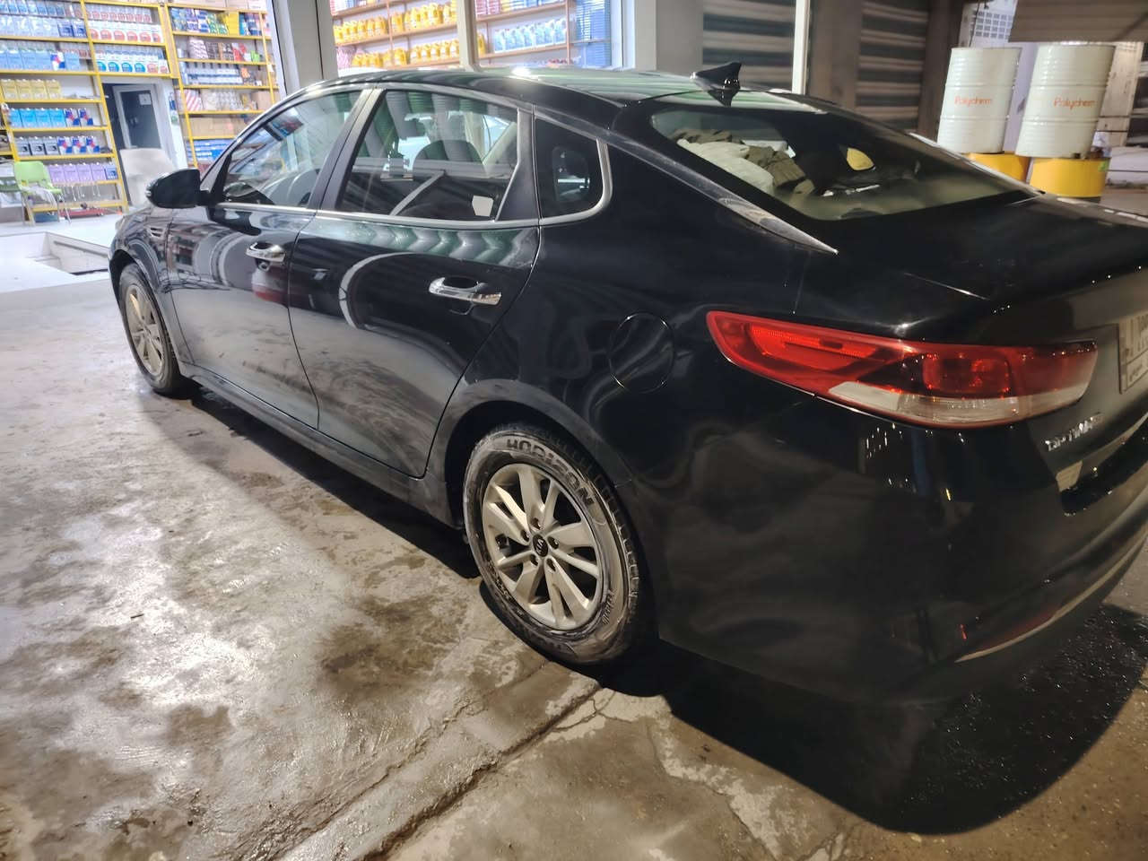 اوبتما موديل 18 امريكي تخم تاير سياره داخله ادامه من كلشي يعني جاهزه  ضرر بنيد تبديل وبيه هلال جوه قبط بانزين صبغ رقم انبار انكليزي تحويل مباشر مكانها الانبار الحبانيه
السعر 130 وبيه مجال
مراوس حسب قناعه
للاستفسار
***********
