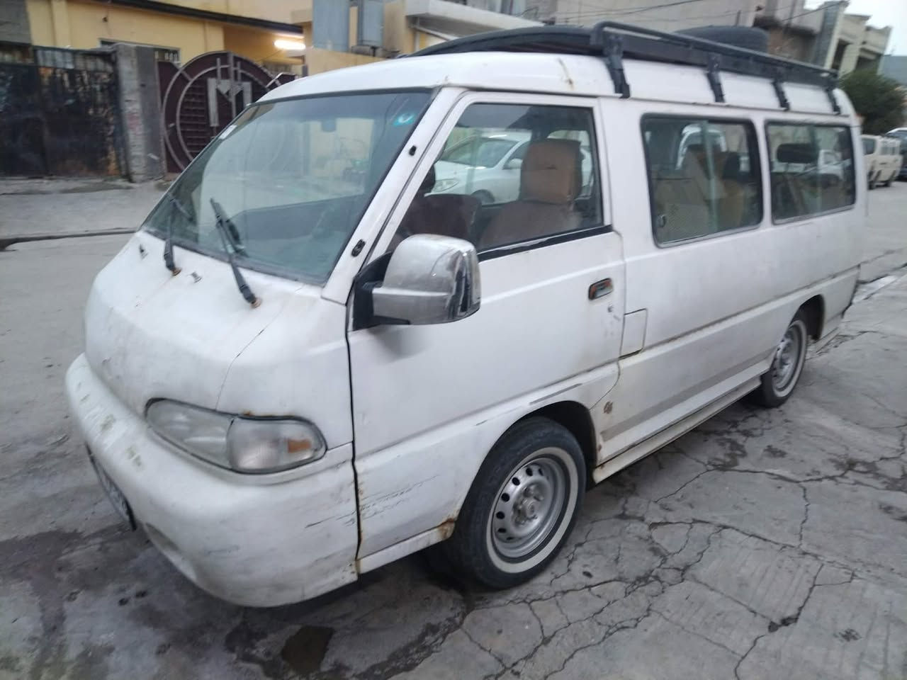 للبيع كيا هونداي موديل ٢٠٠٠ مرور وهيئة مصفرة
سنوية 2031 رقمها نجف انكليزي تحويل صاحبها الشرعي 
بالموصل 
  ***********/
***********
