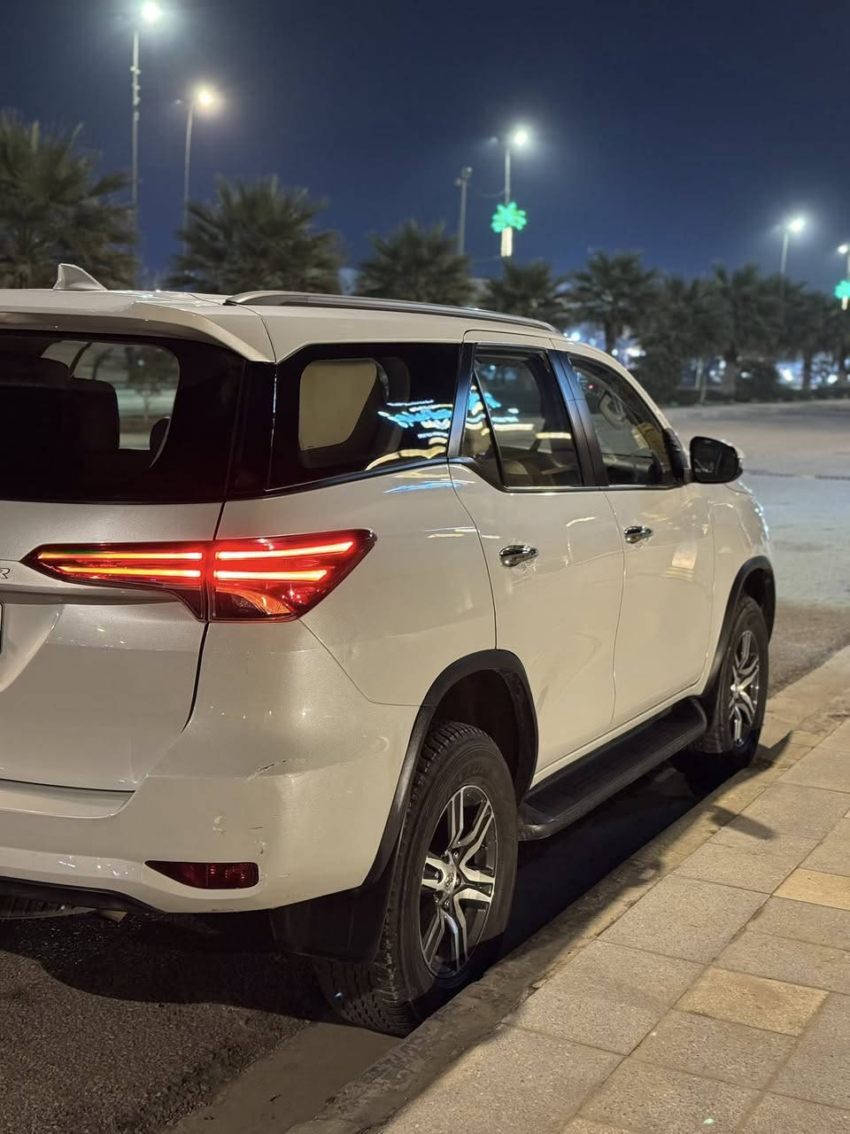 فورتشنر Fortuner موديل 2024
السيارة وكالة عبد اللطيف جميل 
اعلى فئة
شاشة تدعم ابل كار بلي واندرويد أوتو 
مري شفط 
الأضائة Led
محرك 2700
تبريد 3 قطع 
7 راكب 
ماشيه 23000 
3 وضعيات قياده ECO -Normal-Power
مثبت سرعه 
تحكمات ستيرن كاملة 
كامره خلفية 
حساسات أمامي خلفي 
H2 دفع ثنائي خلفي 
H4 دفع رباعي بسرعات عاليه 
L4 دفع رباعي للطرق الوعره 
السياره عليها نانو سيراميك + تغليف كامل جلد من الداخل من أرضيه وكشنات 
رقم أربيل الدولي بأسمي
السياره كفالة عامه  
السعر $330 وبيه مجال 
للتواصل واتس ***********
