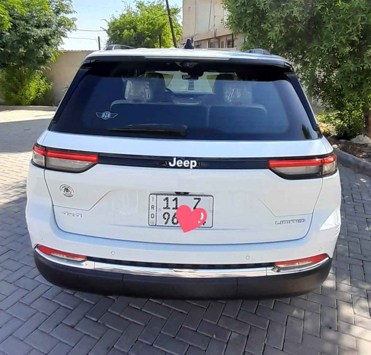 السلام عليكم جيب كراند شيروكي فئة اللمتد بلاص وكالة هارلم موديل 2024 خليجيه رقم بغداد مكفوله من الصبغ والبارد والشخوط بحال الزيرو ماشيه 7 ألف موصفات فول واحد ع واحد ام الخمس كامرات مع رادارات امامية وخلفية وجوانب 5 راكب رقم التليفون ***********
