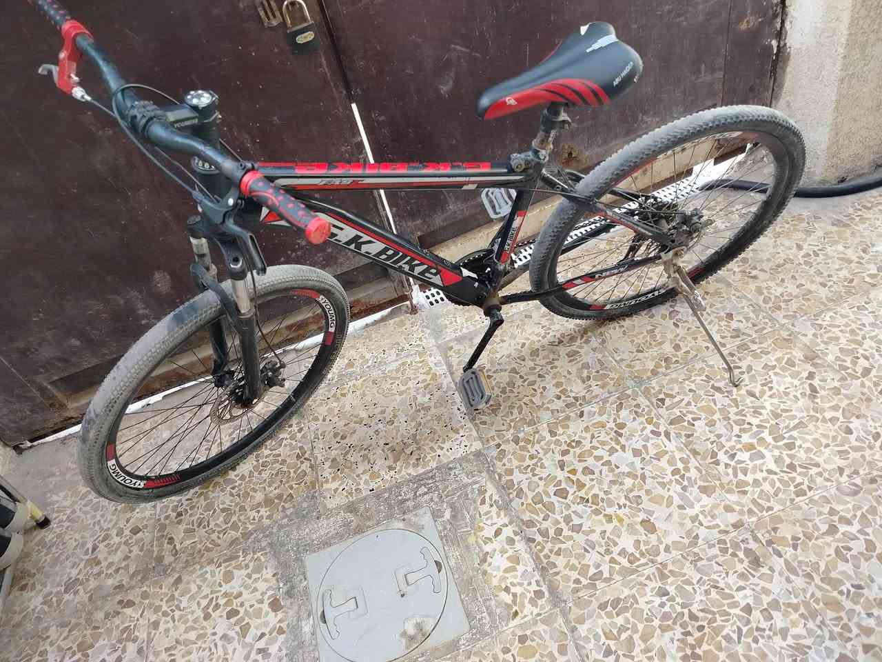 السلام عليكم بيسكل من شركة G.K.BIKEجبلي يجي 7سرع خلفية و3امامية حجم 26 موديل2022 السعر 75وبي مجال


**إذا كنت صاحب هذا الإعلان وتريد حذفه لأي سبب، رجاءا أرسل رسالة إلى الدعم الفني**