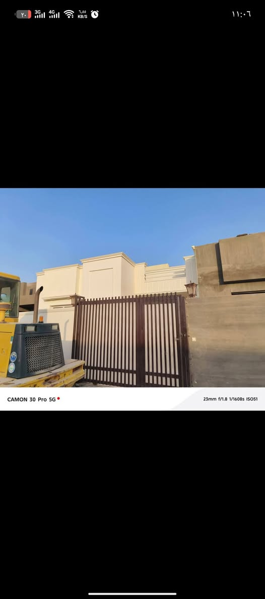 🏠  🔷🔶 وحده سكنيه للبيع في مجمع الود السكني ألاستثماري 
🔶🔷 عنوان المجمع : الناصريه - حي التضحيه - نهايه شارع العياده حي الكرامه 
المنطقه المجاوره مسكونه من جميع الجهات ( في منتصف منطقه سكنيه ) 
شوارع المجمع لاتقل عن ١٥ متر 
مساحة القطعه : ٢٠٠ متر مربع 
مساحة البناء : ١٧٦ متر يحتوي على 
استقبال : ٦ م * ٤ م 
مطبخ : ٥.٥ م * ٣،٥ م 
صاله : ٤ م * ٨ م 
غرفة نوم : ٥.٥ م * ٤ م 
غرفة نوم ٢ : ٤.٥ م * ٤ م 
بيتونه كبيرة 
مجموعه صحيه داخليه كبيره 
مجموعه صحيه خارجيه متوسطة المساحه 
السعر  ١٣٢ اضافه إلى سعر الاخلاء بسعر مناسب 
للاستفسار الاتصال على الرقم *********** واتساب غير متواجد ماسنجر
