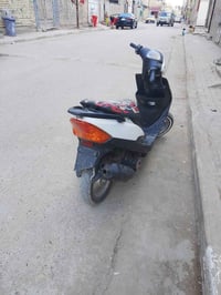 دراجه MAX عدله للبيع نضيفه السعر 400 وبيها مجال بسيط حك الجيه 07715186...