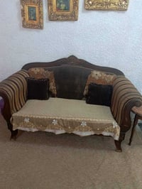 تخم قنفات زان مصري 9مقاعد مستخدم نظيف نظافة 80٪ السعر ٤٥٠ الف وبي مجال...