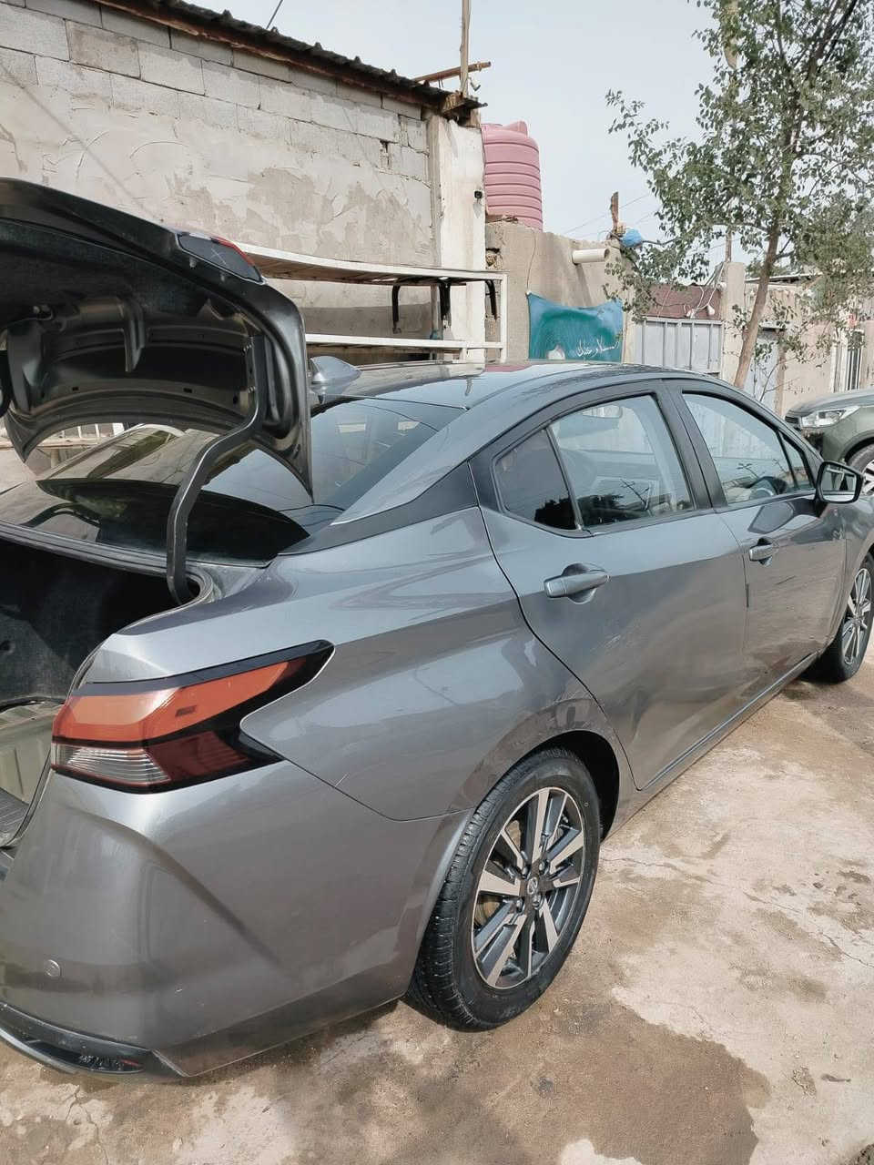 سلام عليكم
نيسان فيرست23 بسمي باقي بس عله ستلام الوحات  مبدل بيه جاملغ وبنيد العنوان بصره السياره كلش نضيفه 
***********
