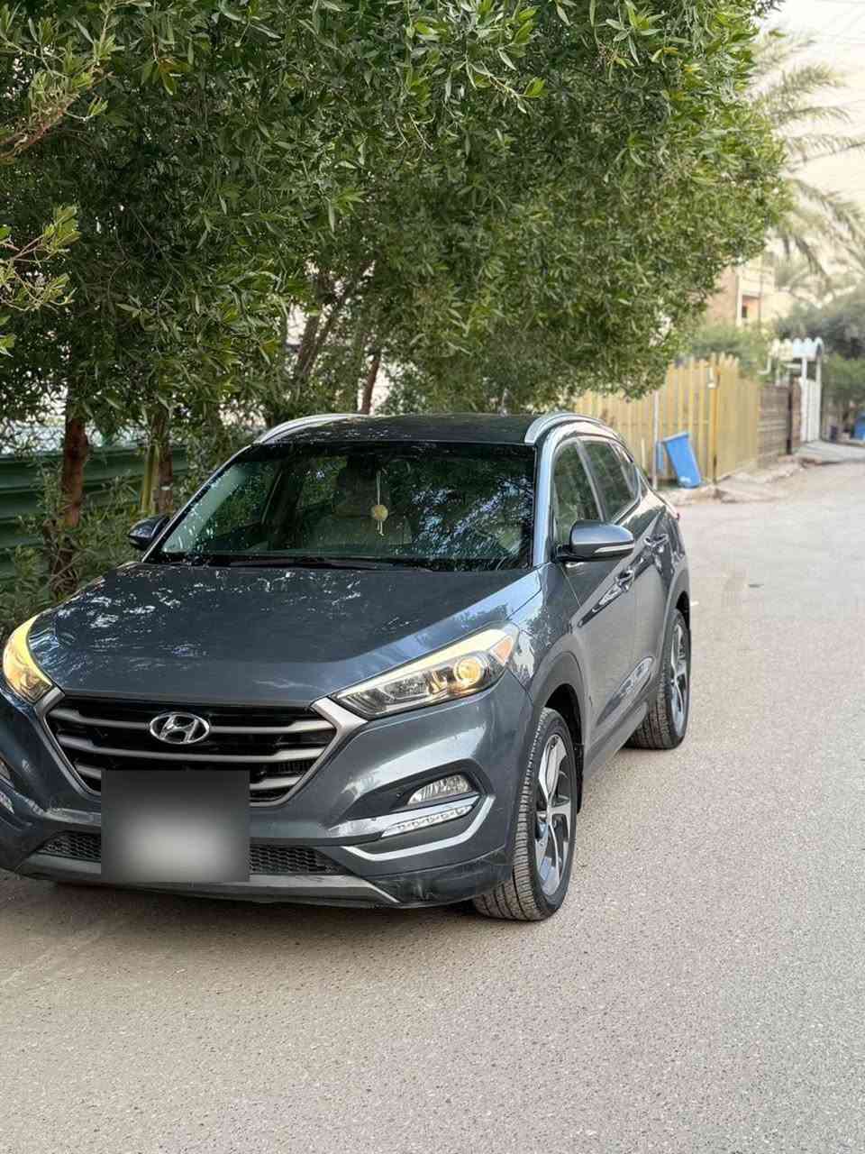 ⸻

🚗 للبيع | هيونداي توسان 2016

🔹 الموديل: 2016
🔹 المحرك: 1.6 تيربو
🔹 الوارد: أمريكي كلين
🔹بالعراق فقط صبغ بنيد بدون دواخل
🔹 المواصفات: فول (عدا الفتحة)
🔹 الرقم: بغداد دولي 
🔹 التحويل: ثاني يوم

💎 المواصفات والمميزات:
 • بصمة تشغيل
 • شاشة تدعم CarPlay & Android Auto
 • تحكم ستيرن
 • حساسات مرايا
 • كاميرا خلفية
 • لدّات (LEDs)
 • ويل سبورت
 • 3 أوضاع قيادة: Sport – Eco – Normal
 • تخم
 • تايرات جديدة
       ٠كشنات جلد

📸 صور أمريكا مرفقة بالمنشور
🛠 في العراق: جاملغ خلفي على وضعه

💰 السعر: 135 ورقة قابل للتفاوض

📍 الموقع: بغداد – الدورة – ابودشير
📞 للتواصل: ***********
وبالواقع احلة من الصور
