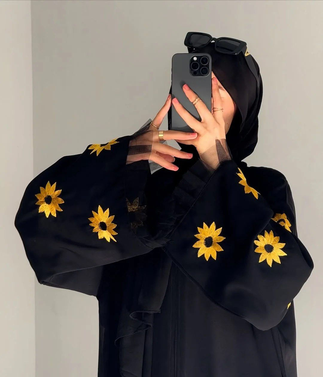 *اناقتك بتحكي من عنا*🔥😍

عبايه زهره عباد الشمس 🌻  المميزه صارت متوفره عنا 

العبايه الاجمل والاروع قماش برادا اجنبي مكفووول  قطعه الجمال المصممه الك وبس 🔥

اللون واحد اسود  🖤🌻

قياسات  *.m.l.xl.xxl.xxxl*

من قياس ٣٨ حتى ٥٢

شحن وتوصيل بعد ١٠ ايام


**إذا كنت صاحب هذا الإعلان وتريد حذفه لأي سبب، رجاءا أرسل رسالة إلى الدعم الفني**