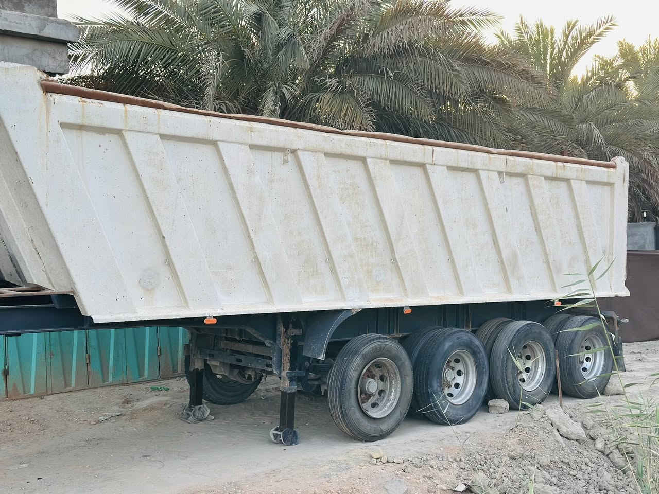 عربانه اربع محاور  للبيع جاهزه للعمل كهربائيات حداديه هواء تايرات مكفوله كفاله عامه 

ذرعتها 30متر للاستفسار *********** المكان كربلاء
