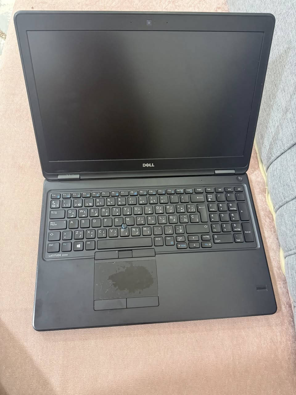 Dell latitude E 5550
المعالج : i5 انتل الجيل الخامس
الرام: 16GB 
هارد: ssd 256
كارت شاشة انفيديا منفصل 2GB 
كارت شاشة مدمج 8GB 
Windows 10 pro 
بطارية جديده تقريبا 
معجون حراري بدلته جديد 
كيبورد عربي إنكليزي 
المنافذ كلها شغالة
تحتوي كذلك على بصمة إصبع 
الابتوب مناسب للطلاب والتدريسيين ويشغل ألعاب كذلك مثل GTA5 
وفوتوشوب 
وبريمير برو 
مكاني: بابل او كربلاء 
متواجد على الواتس اب فقط
***********
