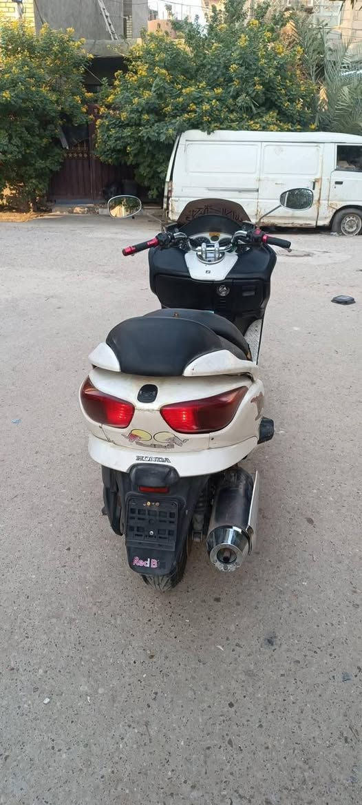 السلام عليكم ورحمة الله وبركاته
فورزه 0.8 عميه بلاد دراجة نضيفه وتخبل رون واحد و نص شرط نقص بس لايت او فيوز ماعرف ولله و صانصه طلع صوت السعر 700 وبيه مجال مكاني بغداد الزعفرانية رقم تلفوني *********** او علق واطبلك خاص
