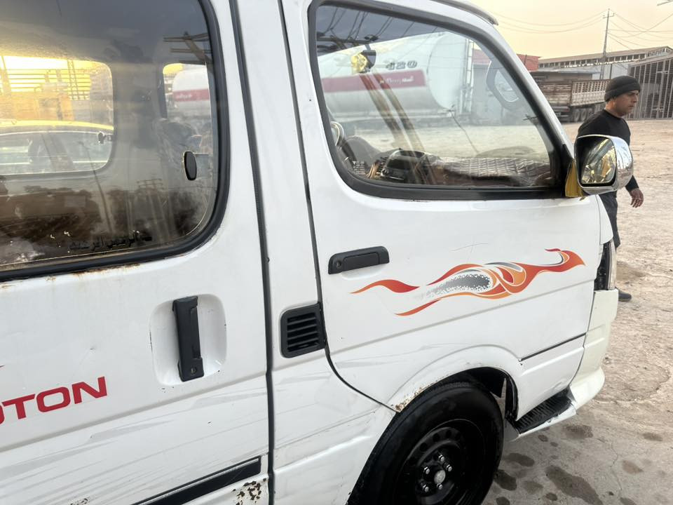 اصولي حره السياره رقم قادسيه
تحويل ثاني يوم مصفره السياره 
بيها ضربات خفيفه يعني سياره حلوه 
كما موضحه كير مكينه خير الله 
السعر ٥٥وبيها مجال للشراي للتواصل
*********** نجف الكوفه
