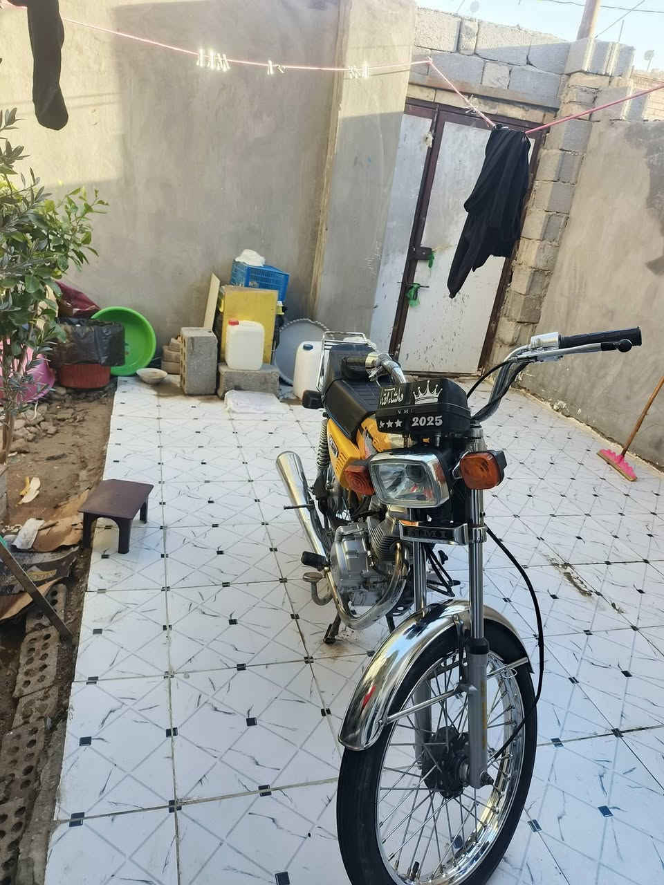 سلام عليكم
دراجة نامة شاصي 18 مكينة 25 من احمد شهاب اوراق اصولي كاملة مابيها اي نقص فقط الصينيه مال زنجيل وموجودة عندي دراجة نضيفه وتخبل دهن مالتها سوبر بيترومين غني عن التعريف سعرها 700 وبيها مجال  

*********** بي واتساب
