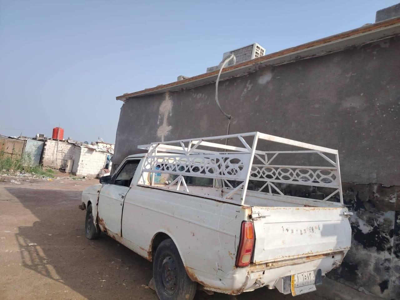 سلام عليكم شباب من رخصة  الادمن المحترم بيكم للبيع  *********** مديل ٢٠١٢ رقم ميسان راعيه متوفي سنويه مكسوره موجود استنساخ كهربائات السياره كله شغاله مكينه بيه بكن وتريد حداده فقط السعر ١٢ ورقه وبيه مجال بصيط
