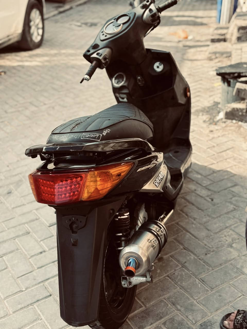 سلام عليكم سكنس فحل بيع أو (مراوس بشي قوي )
دراجه نوزل خطين كوري 
بيها صدر RGS 
بيها فج rRPM 
بيها يدات رياضي 
بيها كور صليب بوشه 58ونص
دراجه فئه كولد طلااعات 
صالنصه بوري عدل قطعيتن 
كشنً رياضي اصلي 
بكلايت مشمي +اشاير مشمي 
بيها فلاوي rpm اصلي
قطره اكسل اصليه ذهبي 
ستان صفح ازرك اصلي 
كلجات رياضي 
دراجه خير من الله شلعه ومعدل 
بعافيه ع ياخذها ***********
