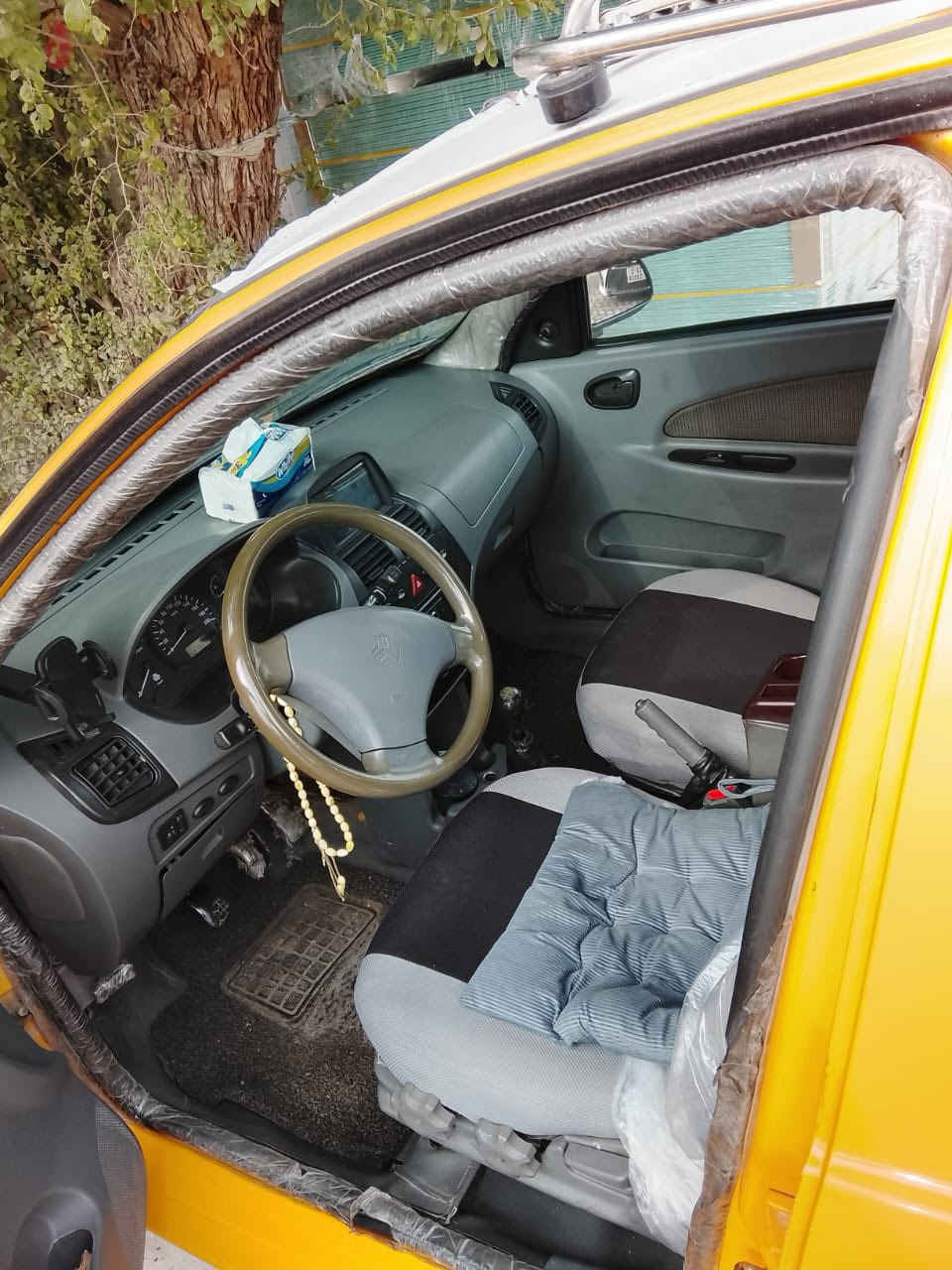 السلام وعليكم طيبة موديل ١٨ مكفولةكفالة عدا هاي الطخة موضحة كدامكم كير مكينة تبريد تدفئة صدر كلج جديد مدوشمة تخم تاير جديد حماوة انسة منضومة بانزين كلهة جديدة راديتر جديد غاز تبريد جديد جاهزة شغل واطلع ترايك وين متريد ب اسمي تحويل ثاني يوم مكاني بغداد البياع سعر ٥٨ وبيهة مجال ***********
