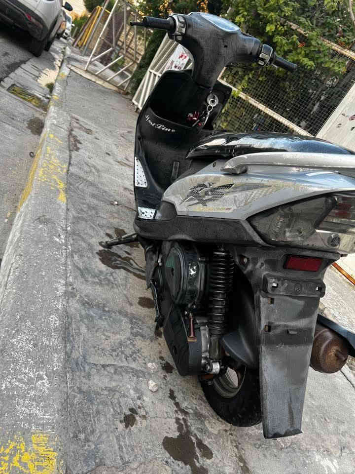 سلام عليكم ماكس ١٢٠ للبيع دراجه بلاد شلعه معدل الدراجه نقص بس بريك امامي وستاند تعليك مكاني بغداد *********** واتساب او اتصال
