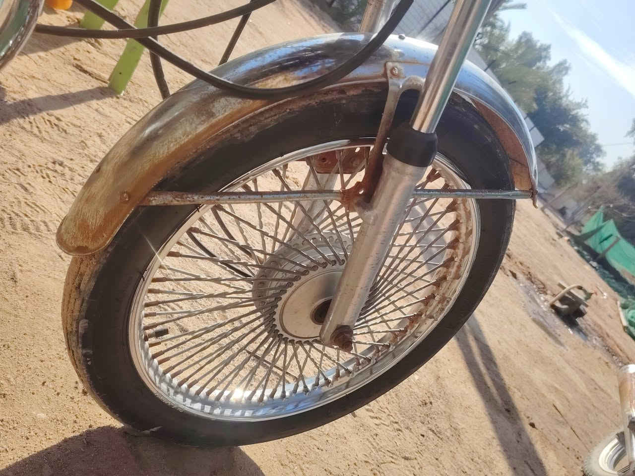 سلام عليكم دراجه كلك للبيع مكفوله من السرقه  موديل 23 محرك مامفتوح  نامه نامه مكاني نجف السعر 350. ***********
