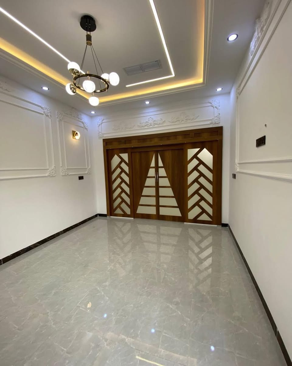 دار للبيع 125 متر طابقين طابو صرف موقع مميز جداً على شارع 30 متر

تفاصيل/ 3 غرف نوم و هول و استقبال و مطبخ حار و بارد و صحيات و كراج 

الموقع/ حي العدن خلف مدينة العاب 

السعر/اضغط الرابط https://t.me/AlFayslrealestate***********/3378   
______________

للاستفسار مراسله الصفحة على 
الرسائل الخاصه 

‌‎او الاتصال بالارقام⬇️📞 
***********
***********

او زيارة ⬇️⬇️⬇️

(( مكتب الفيصل))

📍 كركوك/ نهاية شارع القدس /
(مجمع فلوريا) قرب من مصرف اهلي العراقي 

او 
مشاهده صفحات المكتب على 

(فيسبوك) https://www.facebook.com/profile.php?id=100066592845440&mibextid=LQQJ4d

(تلكرام) https://t.me/AlFayslrealestate***********

(انستكرام) https://instagram.com/al_faisal.iq

 ___
‌‎🏡 الفيصل للعقار_AL FAYSAL 🏡
‏AL-FAYSAL (Real estate & Contracts)

* نستقبل جميع عروضاتكم السكنية 🏠 والتجارية 🏡 بكافة مناطق كركوك
