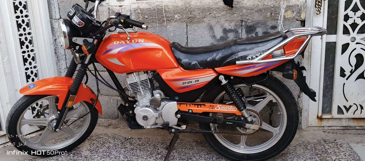 سلام عليكم دايون عضم 🧡 للبيع موديل 2023🧡 اوراق أصولي وصل معرض بأسمي مداور يم مكتب #حسين الدراجه اصوليه يعني تترقم كفاله عامه كهربائيات كلها شغاله الدراجه عارضها ب1525 وبيها مجال قليل الشراي يتصل على رقمي *********** مكاني #كربلاء خلف الحر الرشديه 🧡🩵
