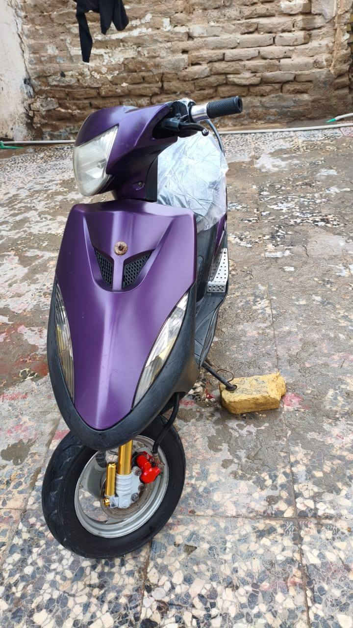 ((سلام عليكم دراجه ماكس عدله للبيع  مبدل بيه بس ولفات فقط  الدراجه كله ختم واحد ويه المكينه   سعر، 700 وبخدمت الشراي)) 
***********
