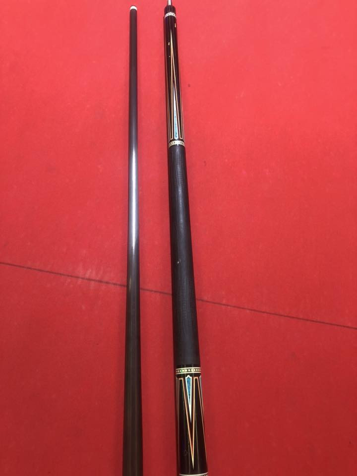 السلام عليكم كيوبات للبيع
1 كيوب كابرون كولن اصلي طرحه قديمه موس 
2 كيوب فيوري طرحه قديمه بي عواج قليل تبه عاديه
3 كسره وجامب بي عواج بدون تبه 
وياهن جنطه ثنائيه 
مكاني ابو غريب 
سعر قفل 250 
***********
