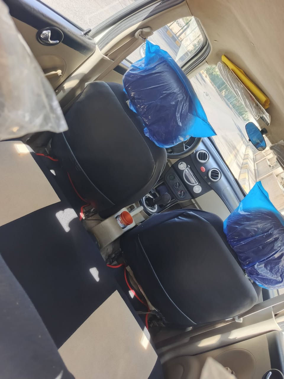 ليفان للبيع مكان السياره
بيه قطعتين بارد بس
مكينه كير شرط 
كربون بنزين 
السنويه ساقطه بل 2018
شرط التحويل
تخم جديد 
تبريد شرط ثلج🥶
رقم نينوئ
 السعرخاص
***********الكورك
الاسيا***********
