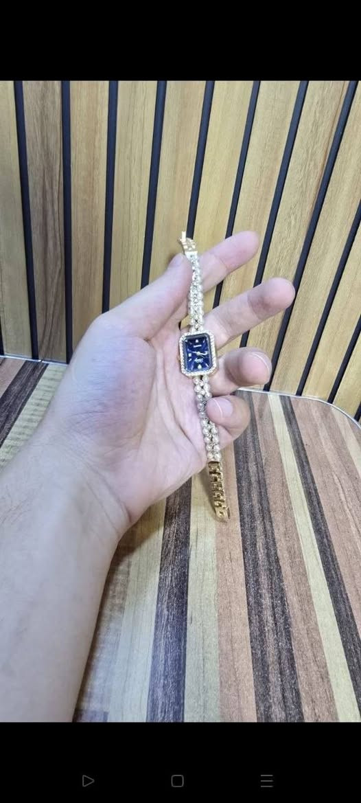 ​"بنات، هالساعات الراقية مو إلي، لأخويا وحابب يبيعهم! ✨ > بما إنه ما عنده حساب حتى أسويله تاك، فالي تعجبها أي قطعة تكدر تراسلني مباشرة عالخاص وأنا أتواصل وياه.
جمال، أناقة، وسعر مناسب.. كل هذا بقطعة واحدة! 😍⌚
​لكل من تبحث عن التميز، وفرنا لكم هذه المجموعة الساحرة من الساعات النسائية. صور واقعية 100% بدون أي تعديل لتري الجمال بنفسكِ.
​✨ تصميم ناعم ومريح لليد.
​💰 سعر يا بنات ما يتجاوز ل 20 الف 
​🎁 العلبة مجاناً مع كل ساعه 
​🛒 سارعي بالطلب قبل نفاد الكميه! أرسلي صورة الساعة المفضلة لديكِ على الخاص وسنتواصل معكِ فوراً


**إذا كنت صاحب هذا الإعلان وتريد حذفه لأي سبب، رجاءا أرسل رسالة إلى الدعم الفني**