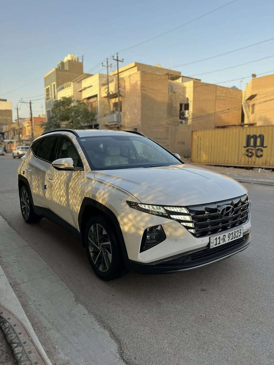 السلام عليكم 
النوع :هونداي توسان (خليجي) 
* ضمان الشركة الاولى 
الموديل : 2024
الرقم : بغداد (بأسمي ) 
عداد المسافه : 30 الف 
السياره : كفاله عامه مابيه اي ملاحظه 
المواصفات : فول 1/1 (عد البنوراما) 
العنوان : بغداد - السيدية 
السعر : 220 ورقه وبيه مجال 
باقي التفاصيل الاتصال ؏ الرقم او واتساب
***********
