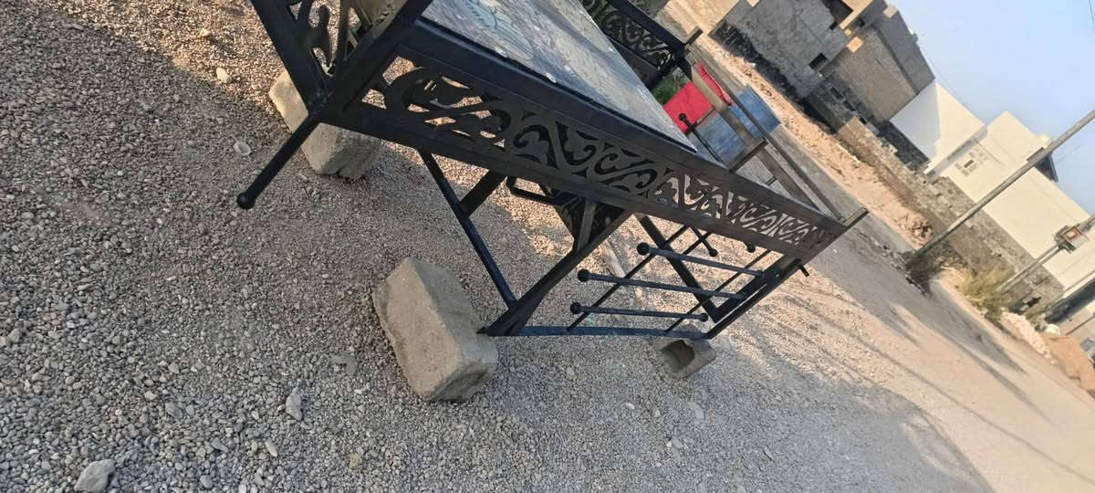 سلام عليكم محجل البيع انفصال جديد حديد وسط سعر 200وبيه مجال مكاني رمادي الخمسه كيلو رقم الهاتف ***********
