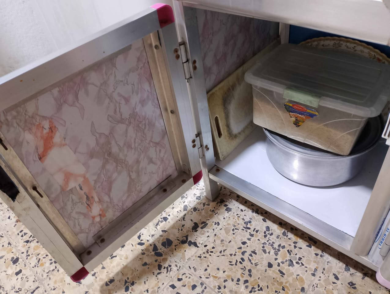 السلام عليكم عندي كاونتر قطعتين مع السنك موضح يمكم بالصور رايده ب300 وبي مجال الشراي يتواصل خاص ويدلل مكاني البصرة البصرة, العراق


**إذا كنت صاحب هذا الإعلان وتريد حذفه لأي سبب، رجاءا أرسل رسالة إلى الدعم الفني**