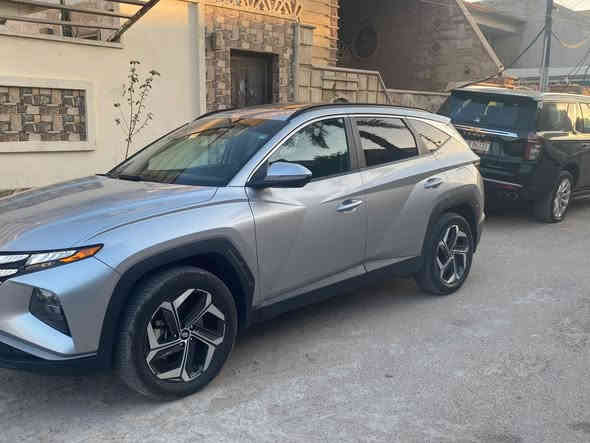 توكسان 2022 امريكي
ماشية 52 الف كيلو متر مو ميل
فول مواصفات 
فتحة
تشغيل عن بعد
صندوق كهرباء
كرسي كهرباء
كراسي تدفئة
شاحن واير ليس
تبريد قطعتين
هاند بريك بصمة
انظمة قيادة 
بصمتين
محرك 2.500 … 4 سلندر 
وغيرها من المواصفات المعروفة

حادثها الباب خلف الصدر مبدل فقط
وهنا بالعراق صار بيها اقل الشبر بخشم
الجاملغ الامامي بارد ومكحل على كده
هزة و سنوية ورقم كلهن جدد 
وبإسمي تحويل او وكالة

العنوان : بغداد - الدورة
السعر 207 وبيها مجال 
للأتصال ***********
