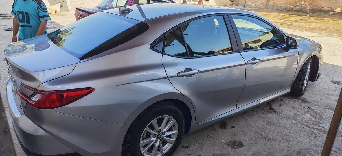االسلام عليكم 
كامري هايبرد
2025 دخول جديد 
مكينه2.500 بانزين و هايبرد HEV  تترقم كل محافضات
فئة ال Le ماشيه 16 الف ميل 
حساسات
تحكم ستيرن جهتين
رادار امامي
رادار جانبي
قياده ذاتيه
كروز سرعه
مانع انزلاق
مانع تصادم
حساسات ضغط الاطارات
بك لايت لد   LED
لايت زنون امامي بلادي LED
ويل 18
محدد مسار
تصحيح مسار
حساسات ستيرن التنبيه  
مودEV
اوتو هولد
 بصمه
3أنظمة قياده ECO / Normal / Sport 
قطعتين تبريد
سايد بريك بصمه
نضامGBS + خرائط
اوامر صوتيه وتسجيل صوتي
كامره خلفيه
منافذ تايب سي 
شحن لاسلكي 
وبعد بيها مواصفات معروفه
تحويل ثاني يوم 
سعر200 مجال شي بسيط
مكانها  صلاح الدين سامراء 
‏  التواصل عبر الاتصال فقط ووتساب *********** 
ضرر صبغ بنيد وجاملغ فقط وتصليح درجه اولئ شرط بجم كبس 
ورقم الشاصي مرفق بل الصور
