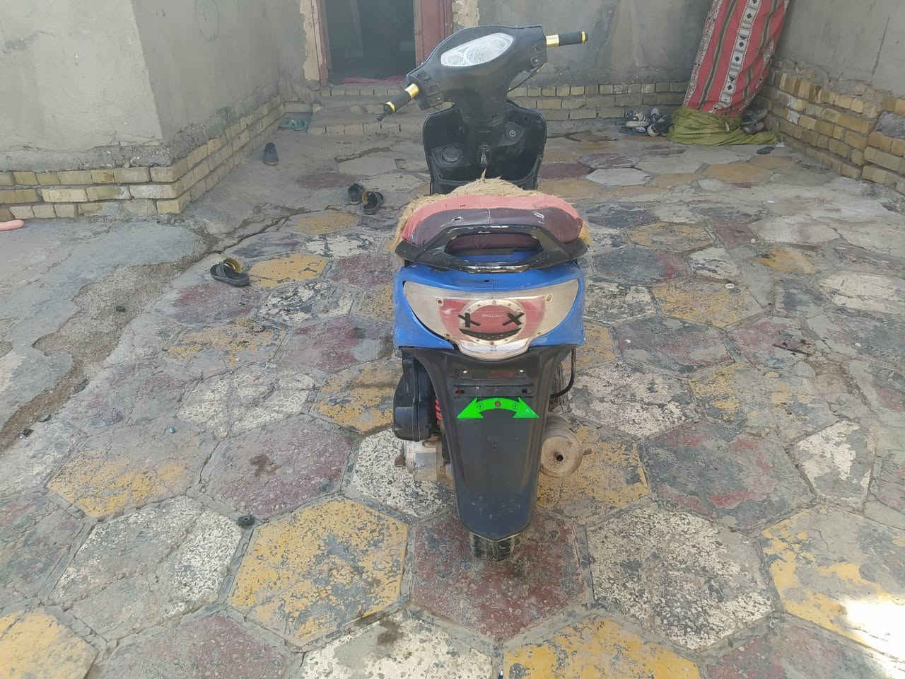 السلام عليكم دراجه جي فور كامكو للبيع دراجه جاهزه كهربائيات كلهه شغاله مجفته تجفيت حاويه مكان ذي قار الرفاعي السعر 300وبيهه مجال قليل للأستفسار على الرقم *********** الرقم بي واتساب .
