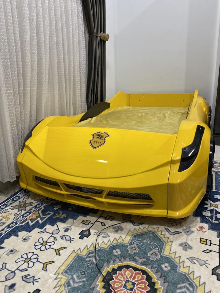 سرير اطفال على شكل سيارة بي بصمه واضؤيه للبيع للتواصل واتساب ***********
