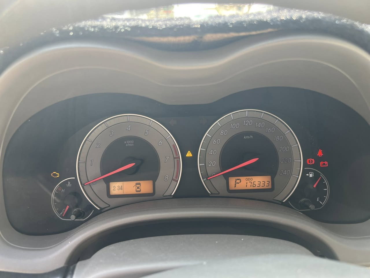 السلام عليكم كورلا موديل 2009 محرك 1800 خليجي داخلها صاج منظومة زنون كاملة منظومة تبريد جديدة ماشية 176 السعر 123 
قابل للتفاوض ***********
