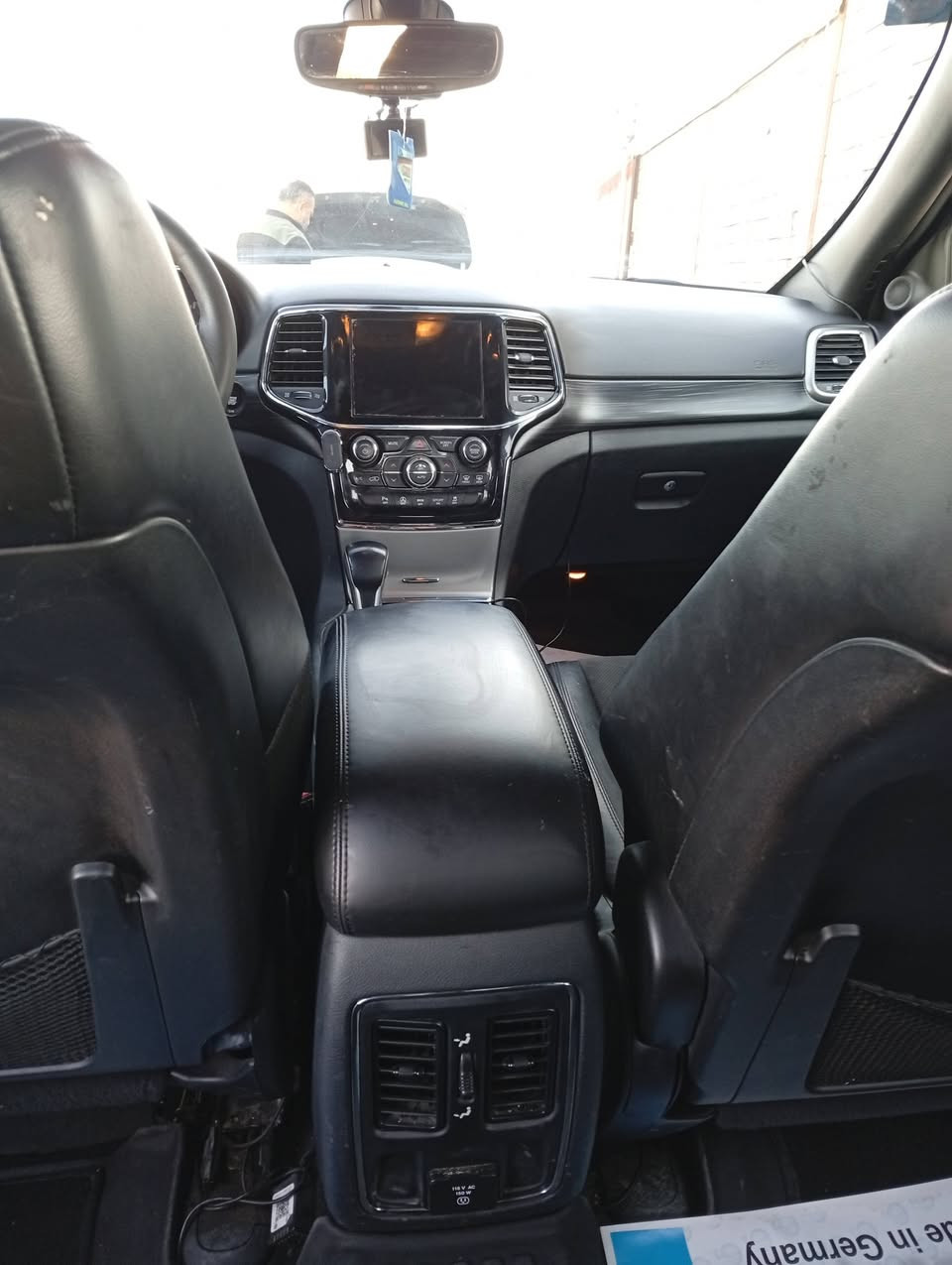 جيب موديل 2020 نص فول حادث تبديل اصلي بنيد وجاملق ماشيه 77 سياره نضيفه معنى الكلمه  *********** بغداد الدولعي واتساب او اتصال والسعر 200 ورقه
