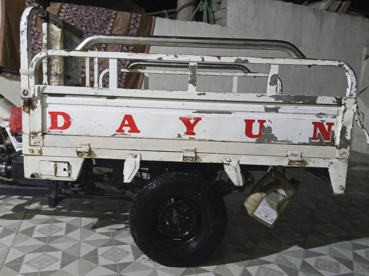 السلام عليكم ستوته للبيع موديل 18 السعر مليون 250 وبها مجال للشراي شيء قليل ***********
