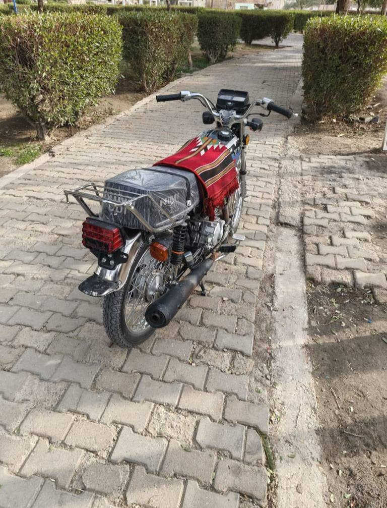 سلام عليكم دراجه 2025 للبيع اوراق سكنر برغي مامفتوح بيها سعر 625 بيها مجال عنواني الحر رقم *********** خاص مفتوح
