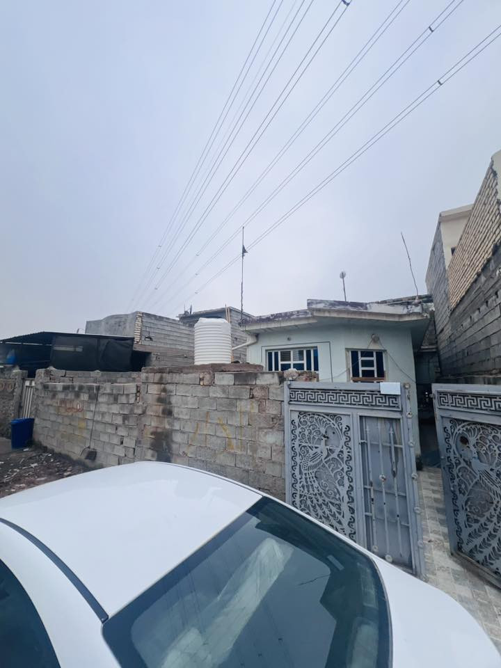 سلام عليكم على بركت الله 
✨توجد قطعة ارض للبيع
 ✨مساحة (200)م
✨ضمن دار مساحة (100)
✨موقع واسط العزيزية قرب محطه درزي 
✨متوفر كل الخدمات 
الاستفسار
مراجعة مكتب عمار احمد للعقار 
التصال…
***********
***********
