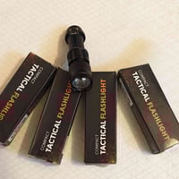 مصباح تكتيكي • بطارية AA • توصيل مجاني