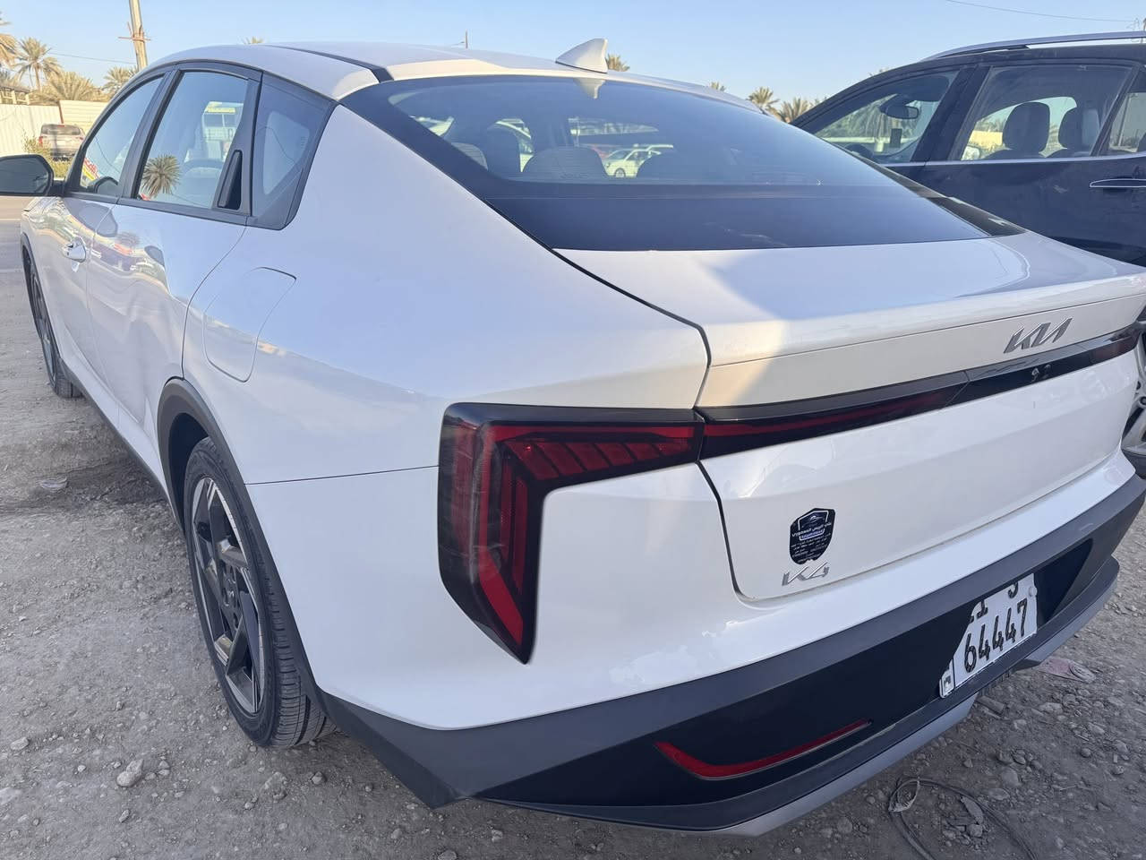 السلام عليكم كي فور ex بصمة حادثها موضح بالصور جاملغ وبنيد ايرباك طاك السعر 175 وبيها مجال مرقم بغداد بسمي *********** محرك 2000 دوش ماشية 4 الف زيرو
