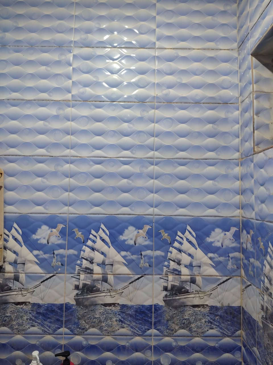 دار للبیع في حي الحكيم نزلة افران المهدي قرب جامع الرحمن الواجهه ٧ م والنزال ١٦ متر يحتوي على غرفه واستقبال وهول وصحيات ومناور عدد٢ وصحيات البناء طابوق درجه اولى للاستفسار الاتصال على الرقم ***********
